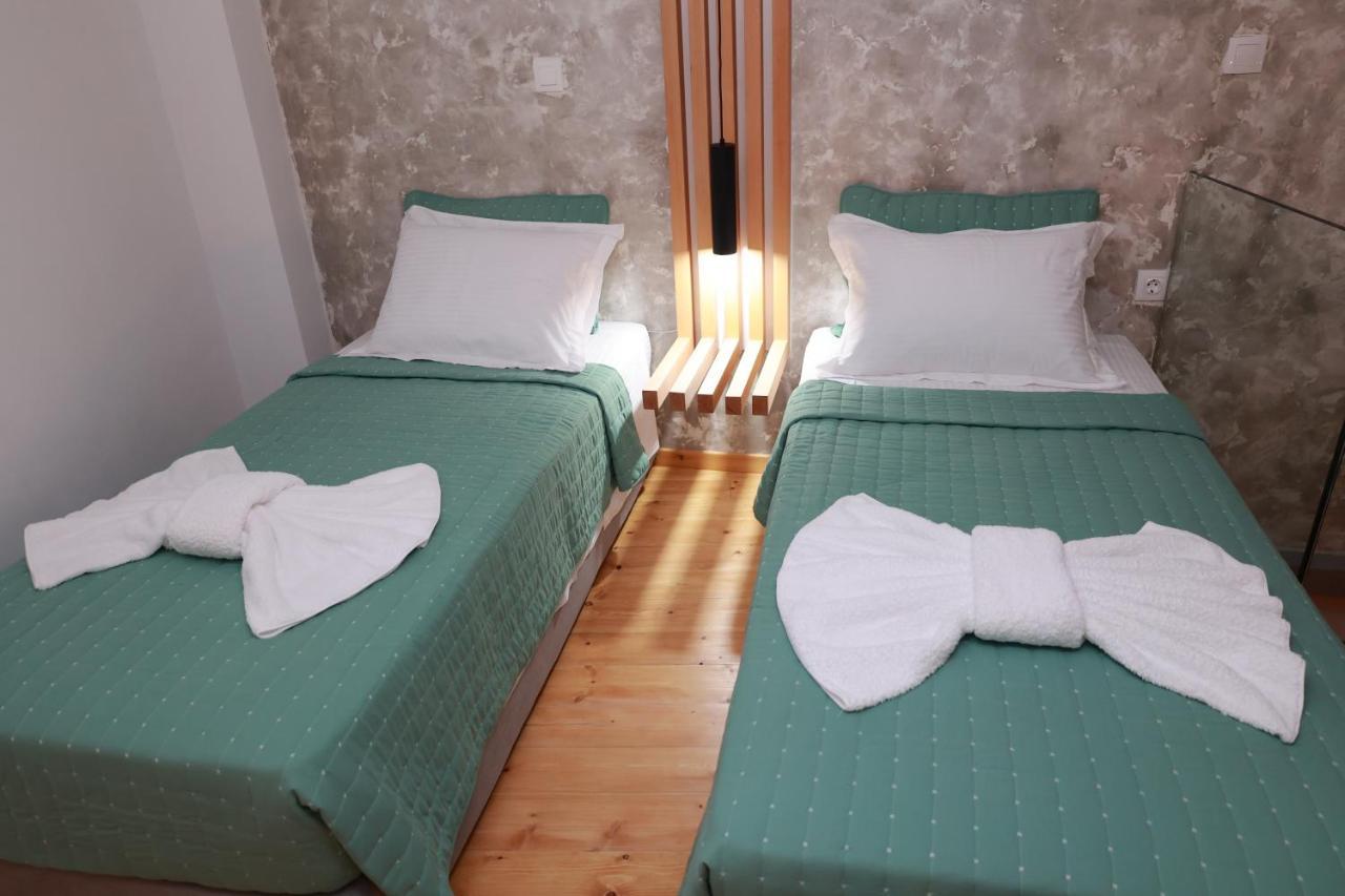 Cane'S Family Guest House Plomari ภายนอก รูปภาพ